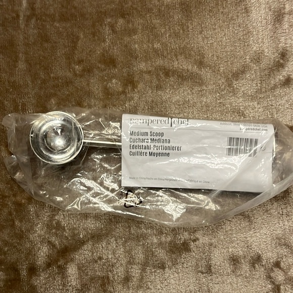 Medium Scoop - Picture 2 of 2